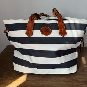 Dooney & Bourke Tote Bag.  Large. Size 17” wide x 11” Tall.  Excellent condition
